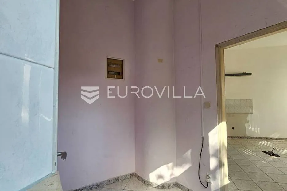 pula, centar, poslovni prostor od 36 m² - slika 5