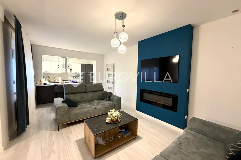 đakovo, centar, novouređena kuća 250 m² - slika 4