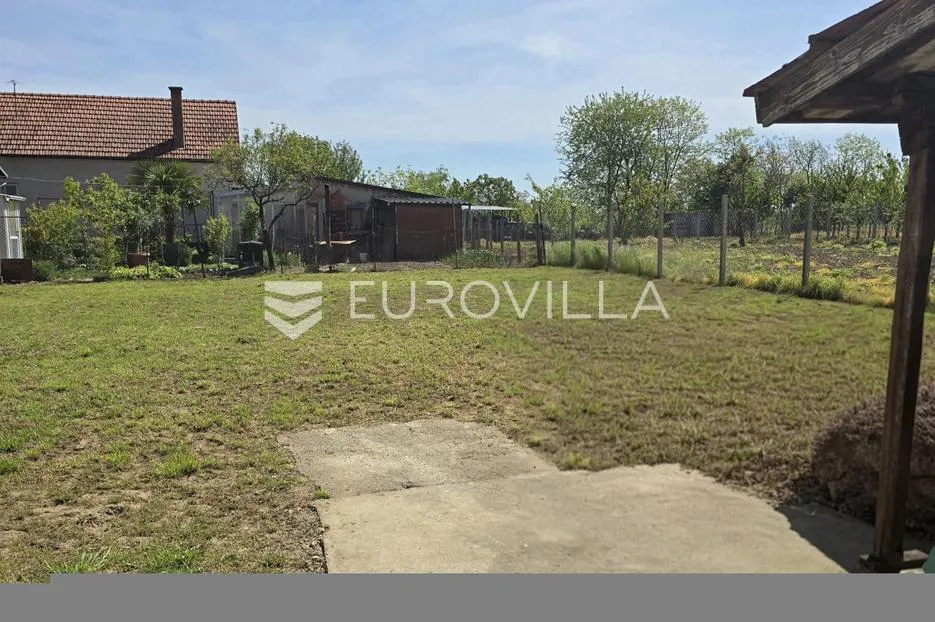 vukovar, sajmište, kuća s velikom parcelom 674 m² - slika 3