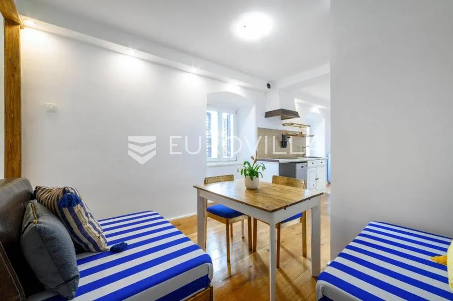 šibenik, stara gradska jezgra, renoviran stan sa 3 stambene jedinice - slika 3