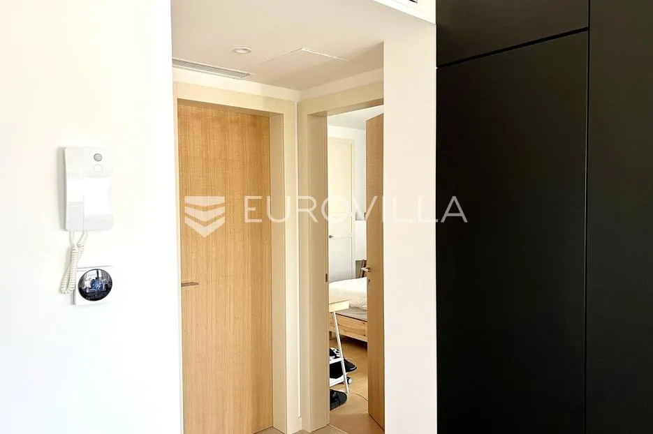primošten, prekrasan namješten dvosoban stan - slika 7