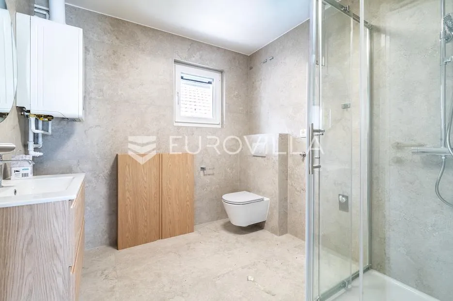 zagreb, sesvete, poslovni prostor, 4 prostorije, terasa, parking, 150 m² - slika 7