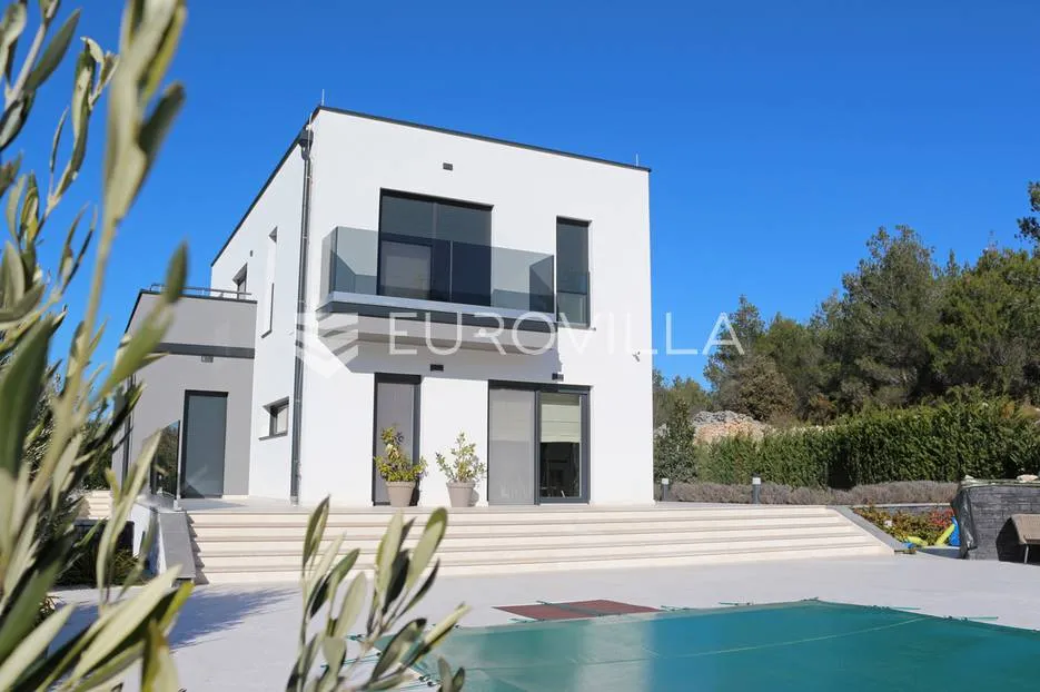 šibenik, vila s bazenom, saunom i vrtom dostupna od kolovoza - slika 31