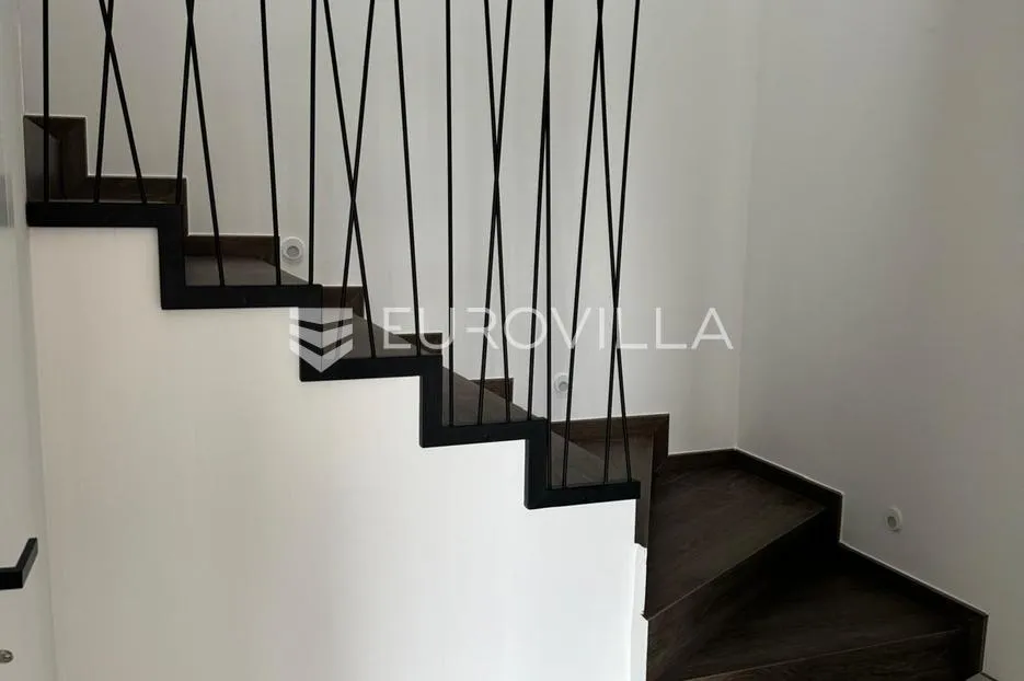 opatija, pobri, dvoetažni stan s vrtom i pogledom na more, ukupne površine 162,29 m² - slika 8