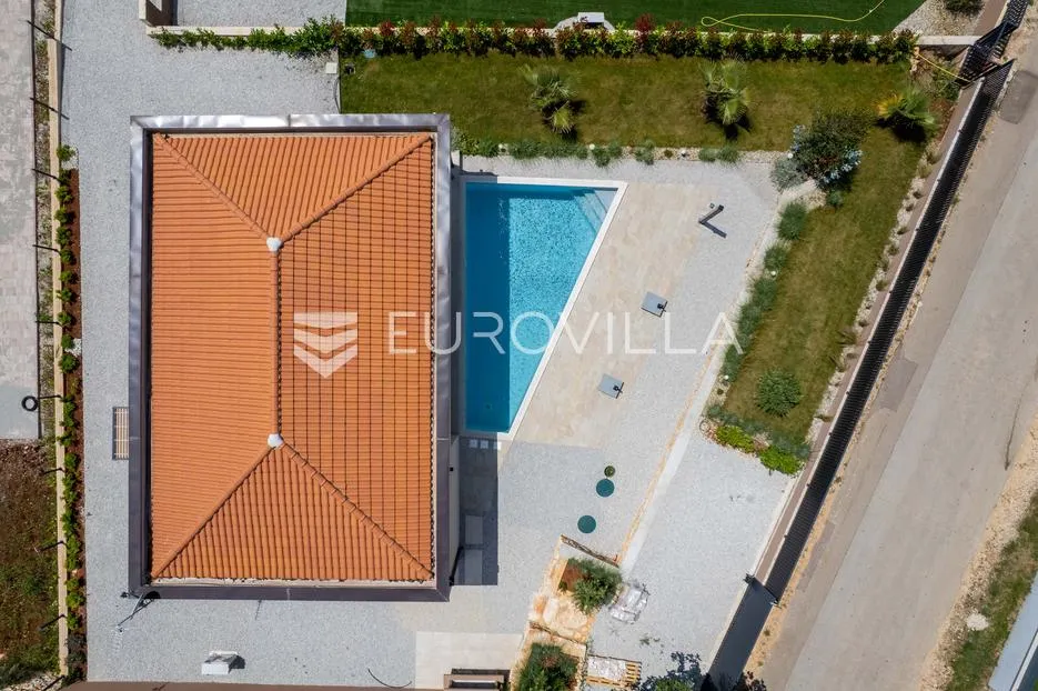 istra, kringa, prekrasna prizemnica s bazenom - slika 16