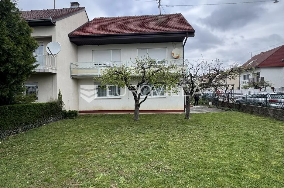 Nova Gradiška, Naselje Hasana Kikića, prostrana obiteljska kuća cca. 216 m²