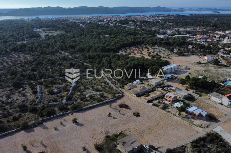 pirovac, građevinsko zemljište, 1288 m² - slika 2