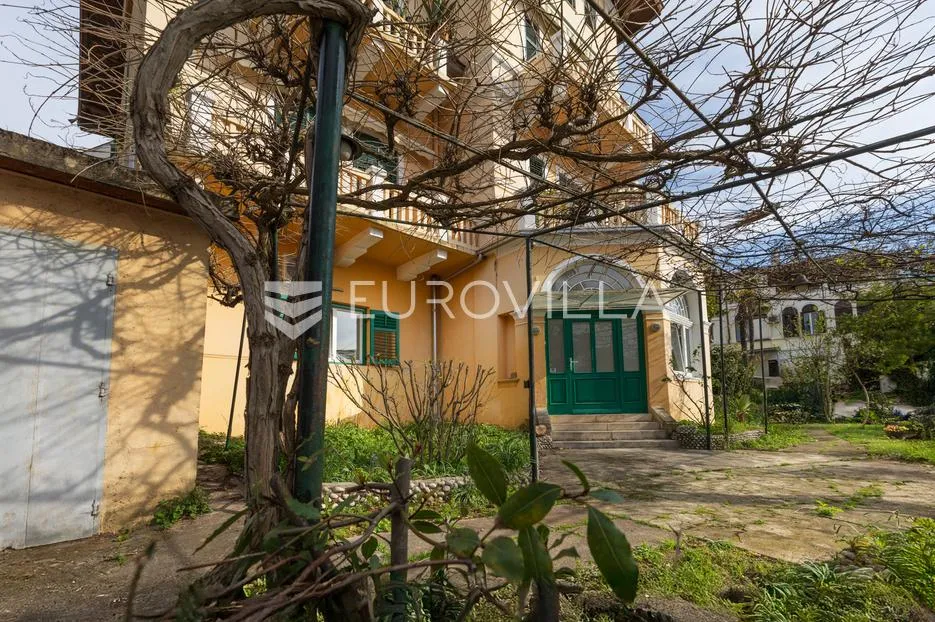 opatija, centar, kompletno renoviran peterosoban stan u austrougarskoj vili 90 m od mora - slika 25