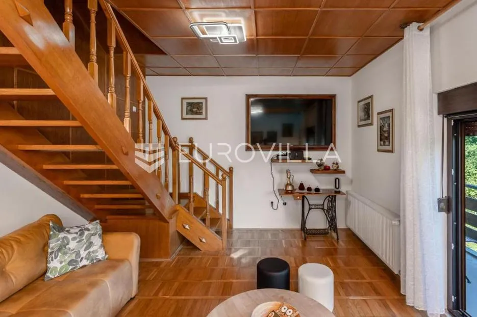 gorski kotar, brod na kupi, kompletno uređena kuća 250 m², jacuzzi, garaža - slika 8