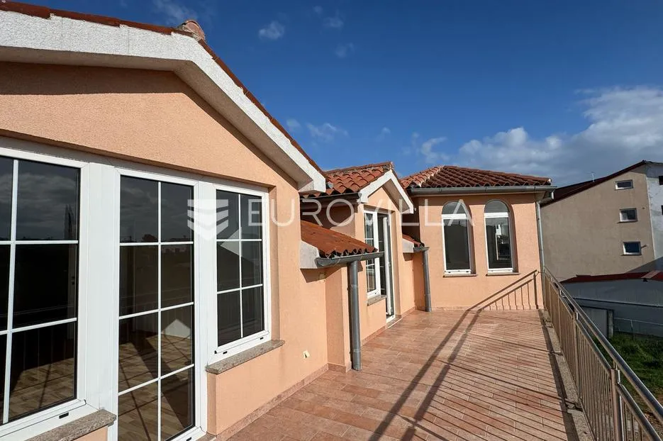 fažana, valbandon, raskošna vila s tri stambene jedinice, 360 m² - slika 31