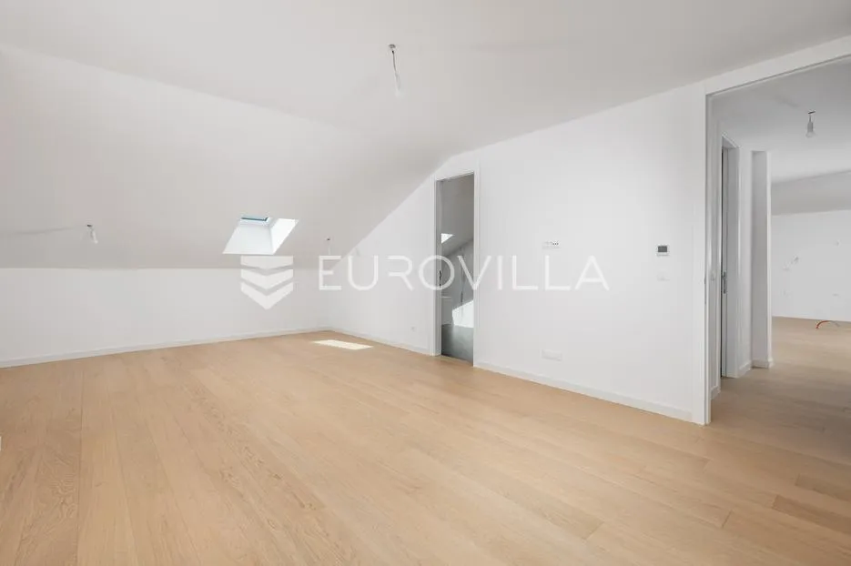 opatija, centar, atraktivan četverosoban penthouse u novogradnji s pogledom na more nkp 246 m2 - slika 9