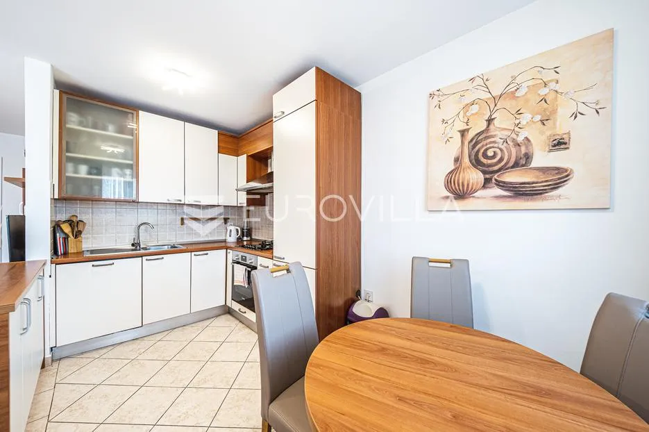 zagreb, črnomerec, prekrasan trosoban stan 64 m² - slika 6
