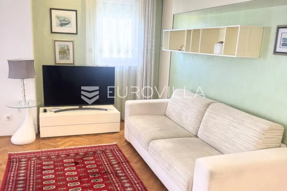 split, žnjan, dvosoban stan prvi red uz more - slika 3