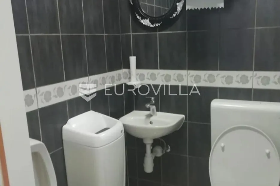 karlovac, hostel 500 m², mirna lokacija, blizina centra - slika 13
