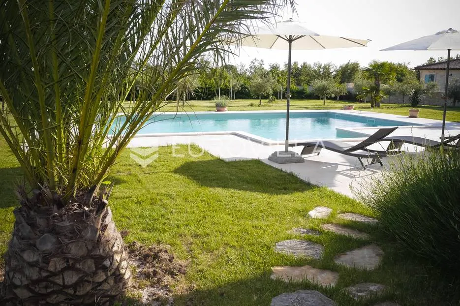 istra, savičenta, juršići, moderna vila 400 m2 na velikoj okućnici 1986m2 - slika 4