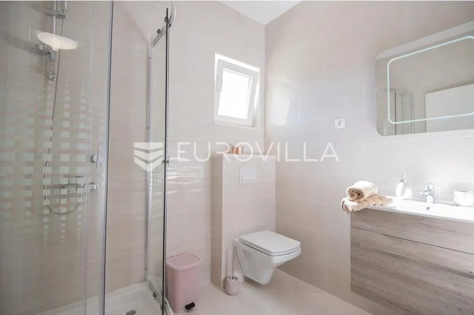 imotski, zmijavci, prekrasna vila s bazenom - slika 24