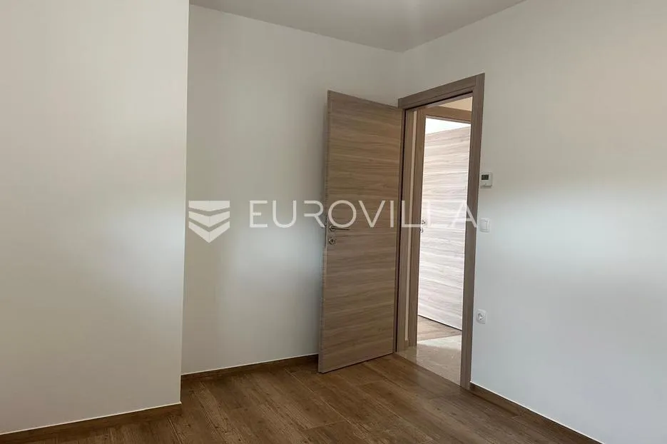 požega, sv.roka, četverosoban stan 83 m² - slika 6