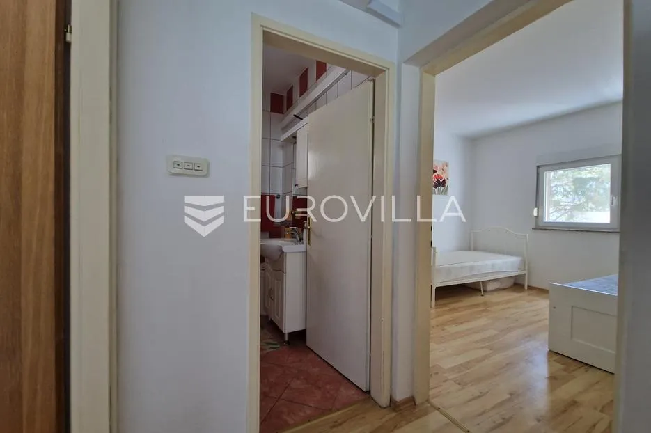 vir, samostojeća kuća s uređenim apartmanom i roh bau katom, 500 m od mora - slika 15