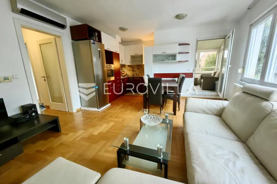zagreb, trešnjevka, prostran četverosoban stan, 98 m², sa zimskim vrtom, terasom, top lokacija - slika 2