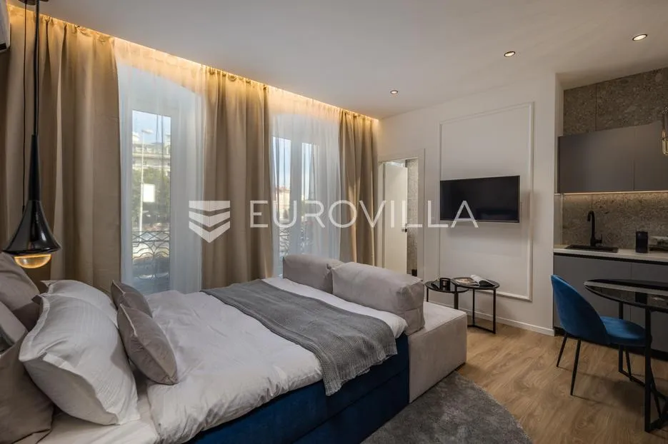 rijeka, centar, novouređen luksuzan stan nkp 98 m2 s tri apartmana - slika 16