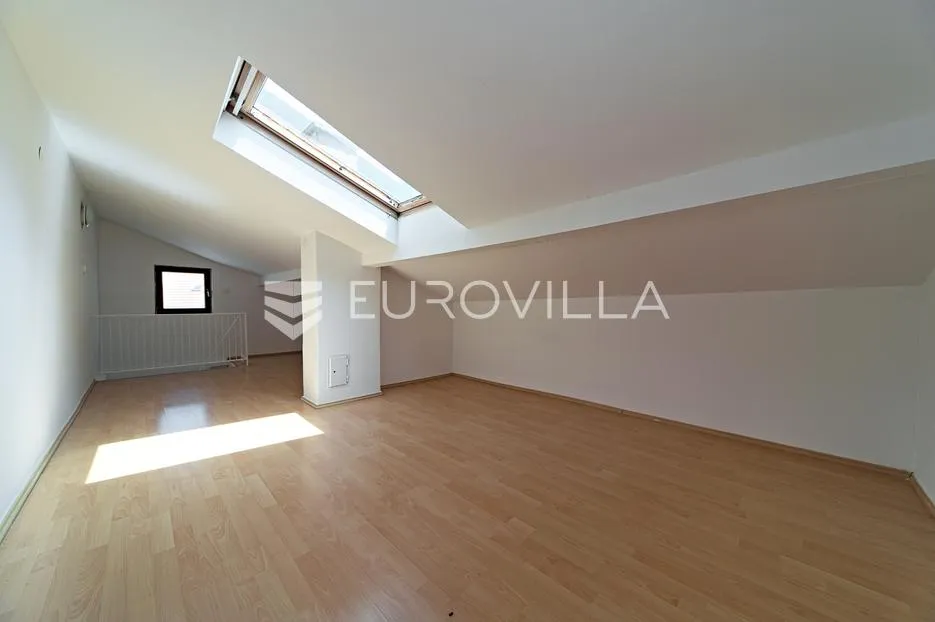 osijek, gornji grad, novouređeni dvoetažni stan 80 m² - slika 2