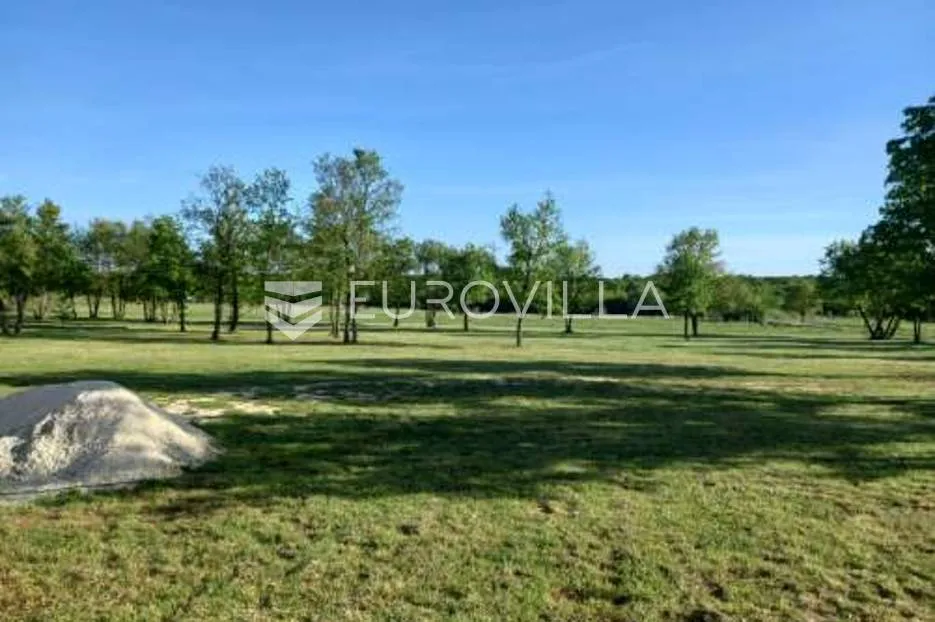 istra, rovinj, poljoprivredno zemljište 11818m2 s upisanim objektom od 30m2 - slika 4