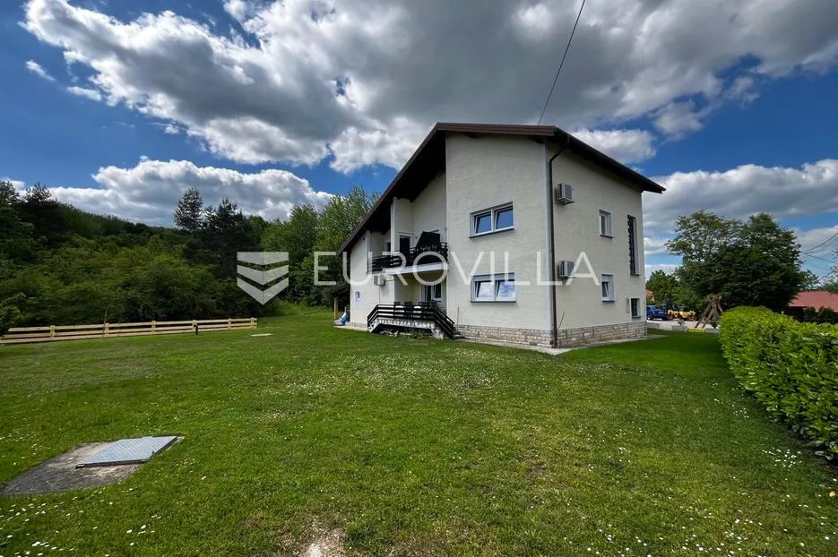 kuća, plitvice, rakovica, 4 apartmana, okućnica 1200 m² - slika 2