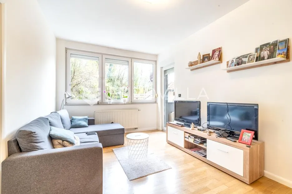 Zagreb, Šestinski dol, trosoban stan s garažom površine 70,25 m²