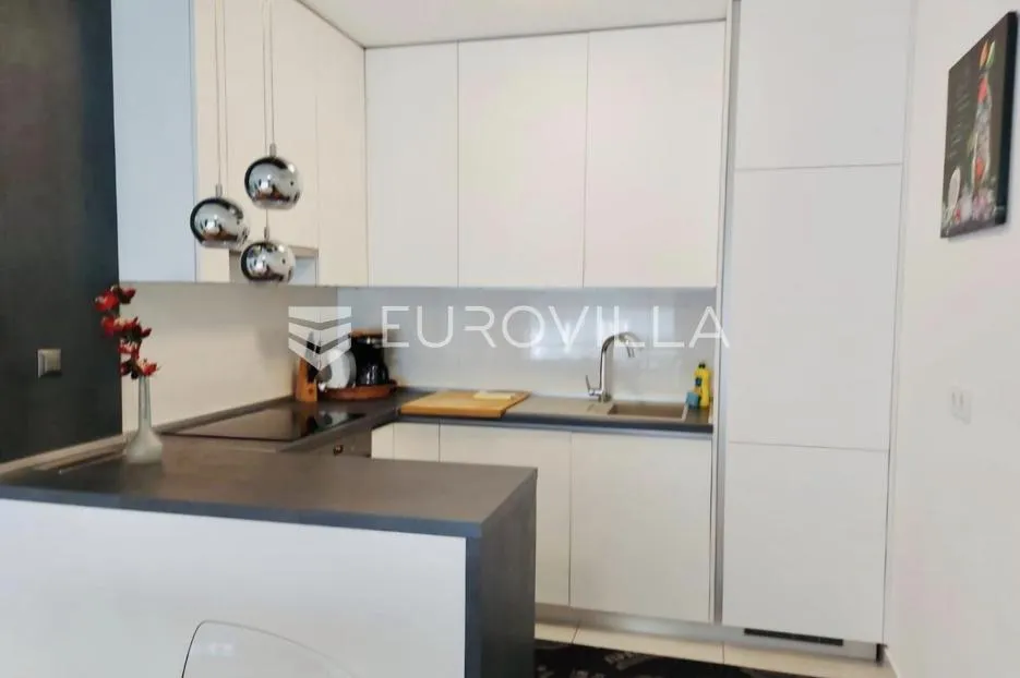 zagreb, špansko, prekrasan trosoban stan površine 56 m² s garažnim parkrinim mjestom - slika 2