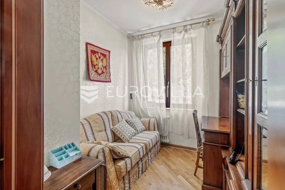 istra, umag - unikatna villa nkp 400 m2 na svega 30 m od mora - slika 33