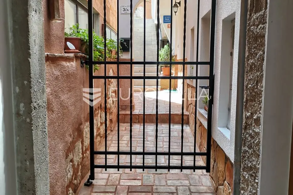 istra, rovinj, kuća s dva apartmana i vrtom 232 m2 u centru rovinja - slika 5