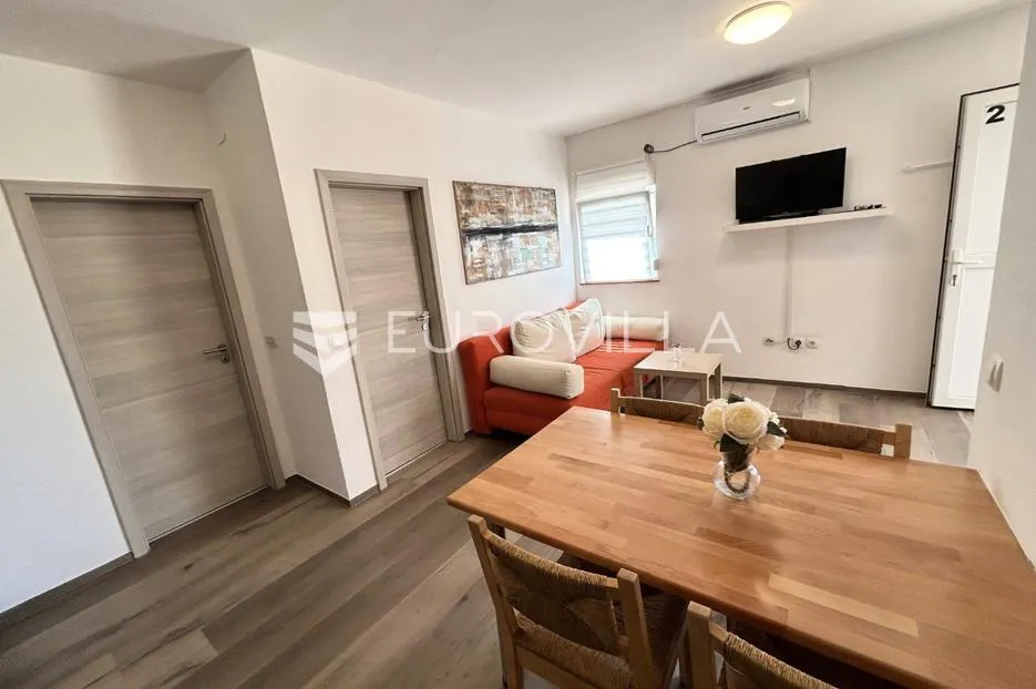 vir, atraktivna apartmanska kuća s 4 stambene jedinice udaljene 150 m od plaže - slika 39