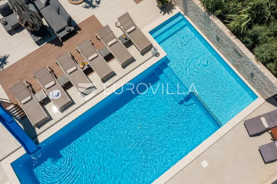 pag prekrasna villa sa pogledom na more 350 m² na 200 metara od mora - slika 71