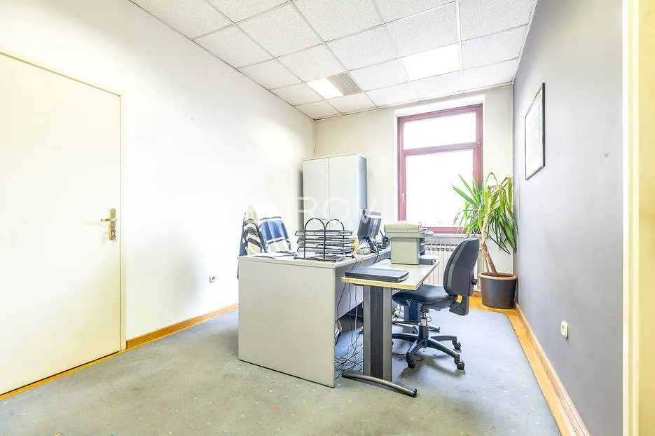 zagreb, maksimir, višesoban dvoetažan stan, ured 320 m² prvi kat i potkrovlje - slika 4