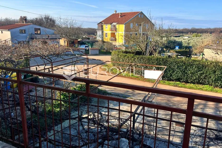 istra, novigrad okolica, kuća u nizu za adaptaciju na mirnoj lokaciji - slika 2
