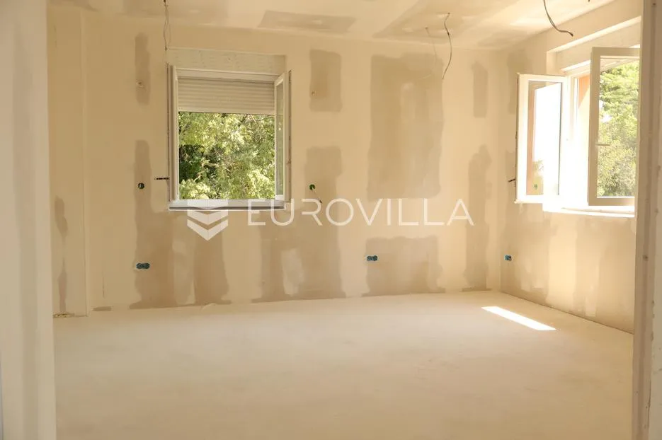zadar, centar, kolovare prekrasan stan prvi red do mora s garažom i parking mjestom 135 m² - slika 18