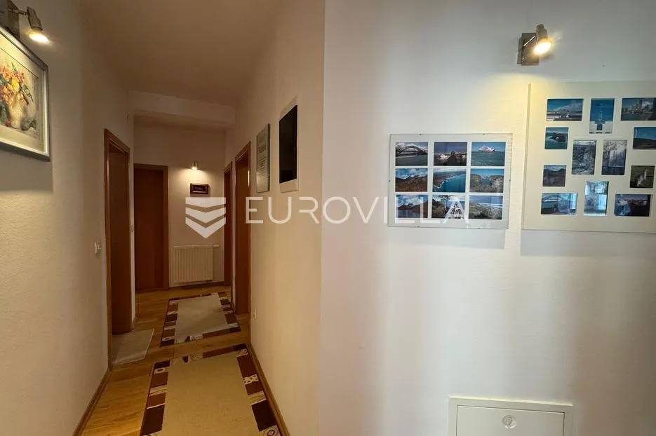 đakovo, vrhunska prizemnica, elegancija i prostranost na 267 m² - slika 21