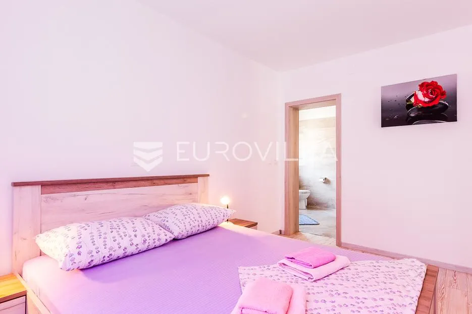 istra, medulin, velika samostojeća kuća sa 7 apartmana 100 m od mora - slika 21
