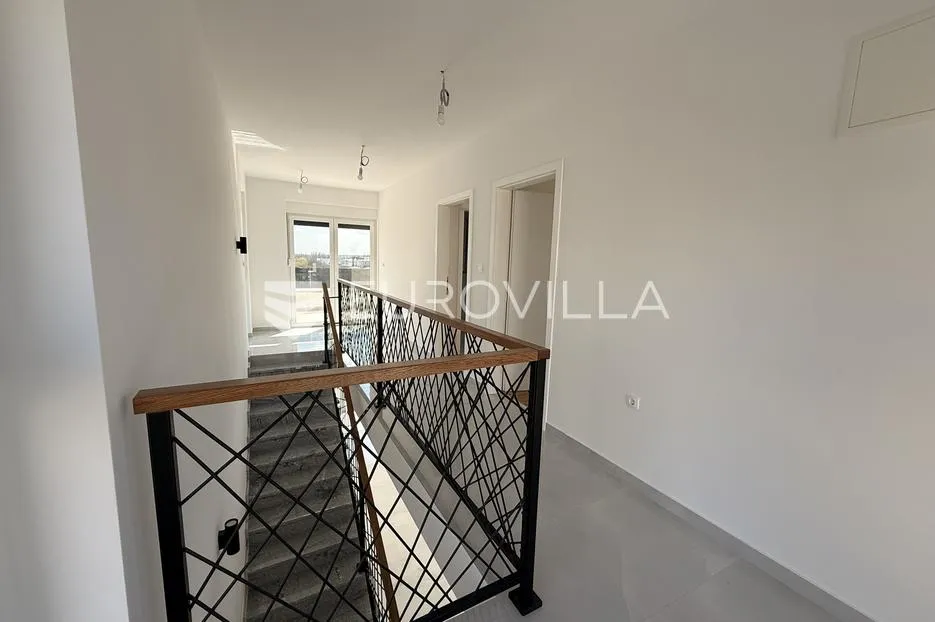 zadar, privlaka, ekskluzivna višetažna vila u privlaci s bazenom - slika 12