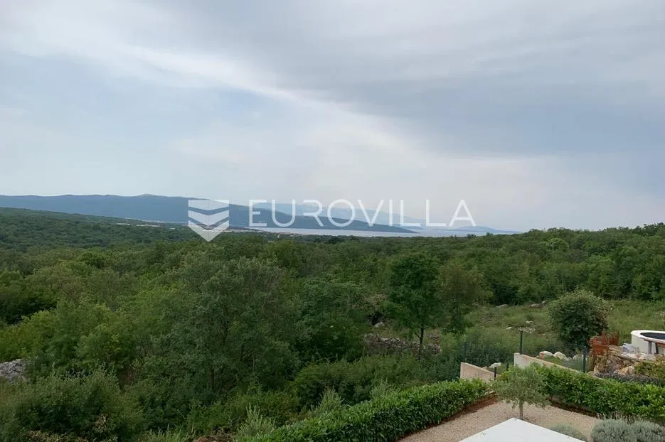 krk, luksuzna vila od 260m2 na parceli od 885m2 - slika 24