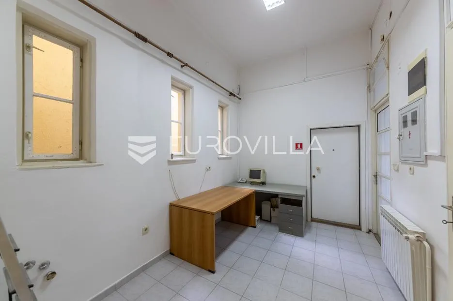 osijek, centar, zakup, opremljena poslovna zgrada prizemlje 650 m² - slika 28