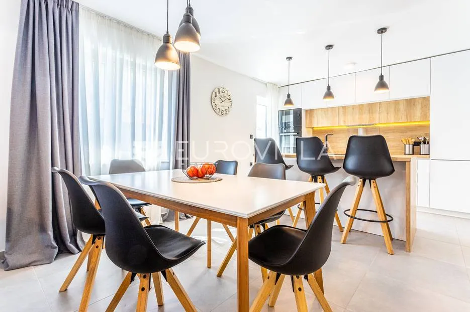 split, bol, moderan penthouse, 4 spavaće sobe - slika 6