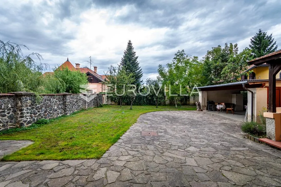 varaždin, centar, barokna kuća s dva odvojena stana - slika 16