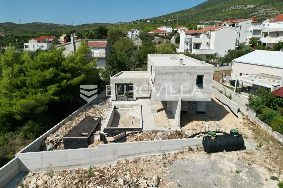 kaštel novi, moderna vila u izgradnji s bazenom i pogledom na more - slika 24