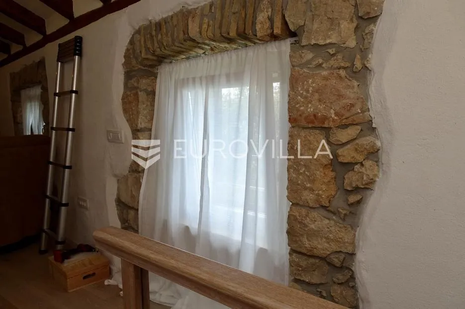 krk, omišalj, adaptirana kamena kuća u nizu s pogledom na more površine 54 m² - slika 21