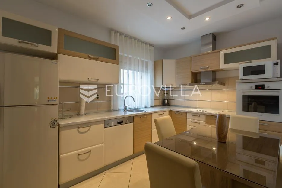 istra, pula prilika za investiciju, apartmanska kuća podijeljena na 3 stambene jedinice - slika 44