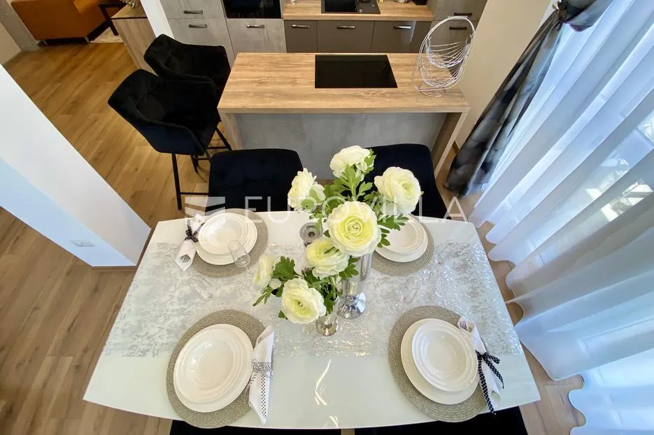 istra, pula, luksuzan, moderno opremljen trosoban stan 85 m² - slika 20