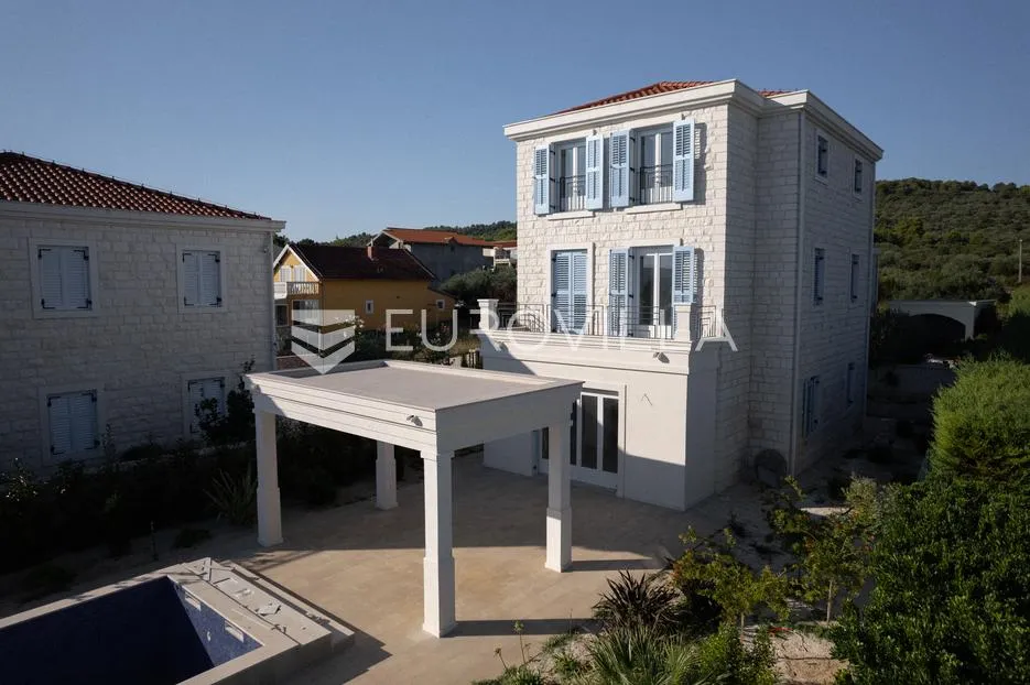 otok pašman, dobropoljana, klasična kamena vila u prvom redu do mora - slika 2