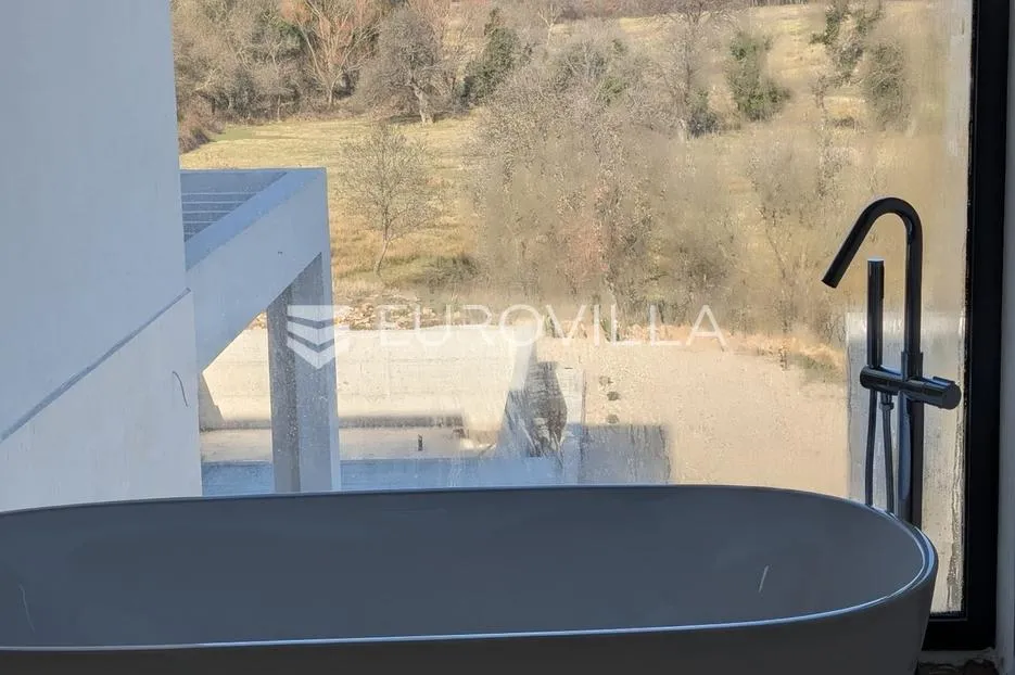 nin, žerava, kuća s bazenom na mirnoj lokaciji - slika 4