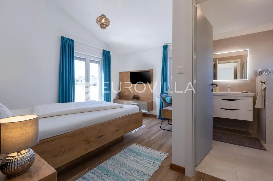 istra, tar, kamena vila s bazenom - slika 35
